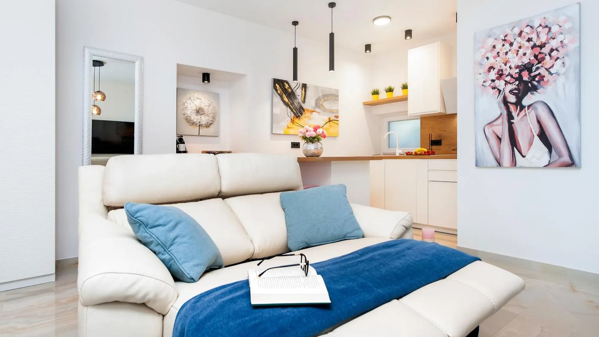 Exclusive City Center Studio With Free E-Bikes Rovinj